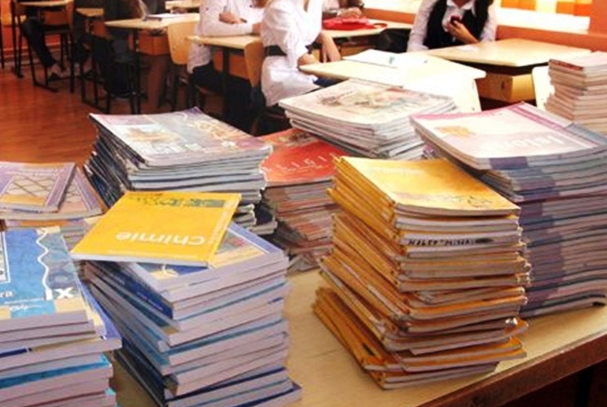 Fonduri pentru manualele liceenilor 69723