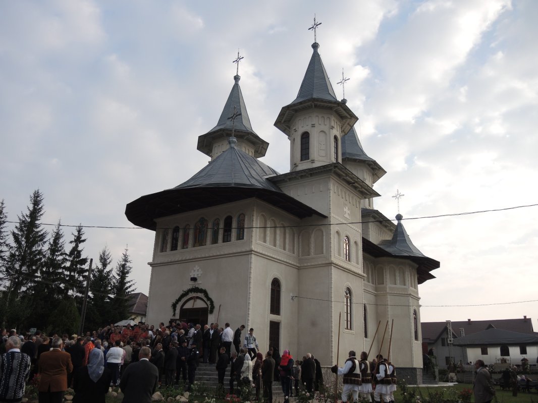 Biserica Parohiei Răbâia, sfinţită de Înaltpreasfinţitul Părinte Teofan 69636