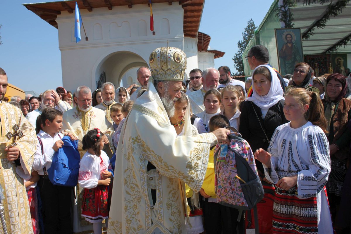 Biserica Parohiei Umbrărești I a fost sfințită 69626