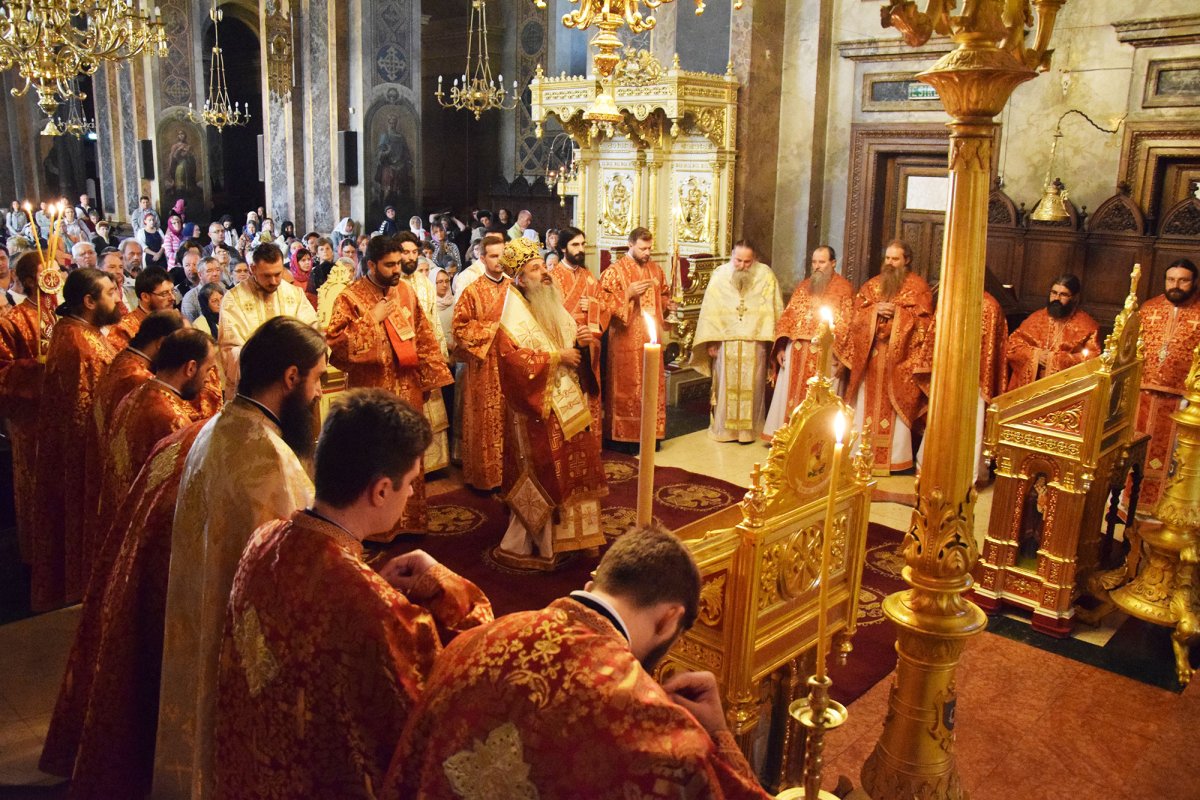 „Omul Crucii este acela care preferă să moară pentru ca alţii să trăiască“ 69618