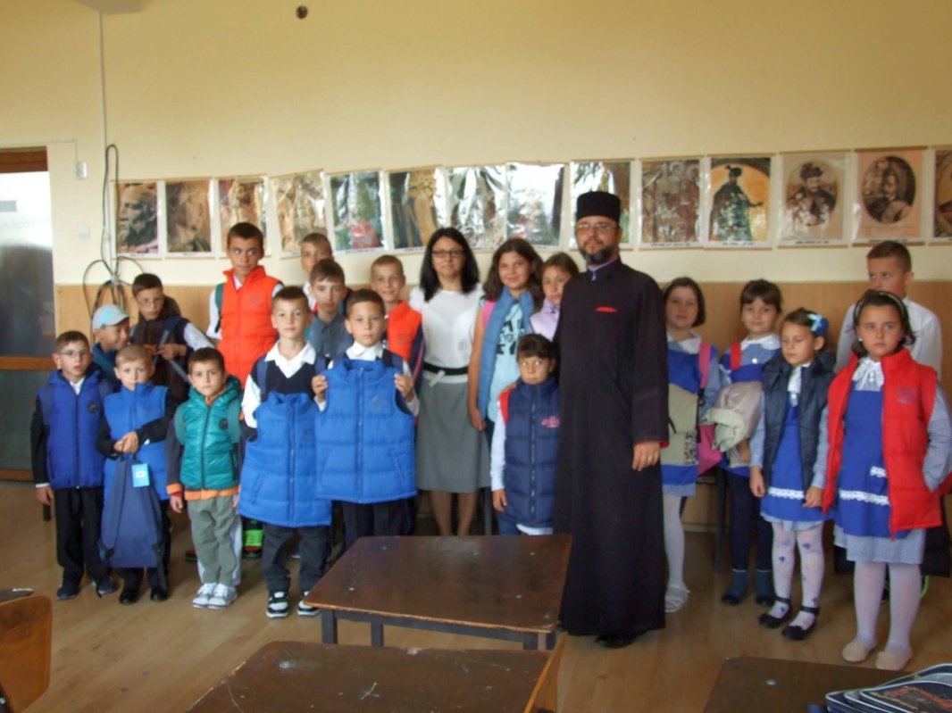 Daruri pentru copiii din Parohia Târgșoru Vechi  69590