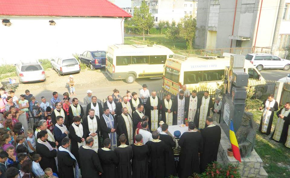 Eroii neamului, pomeniţi la Sascut 69570