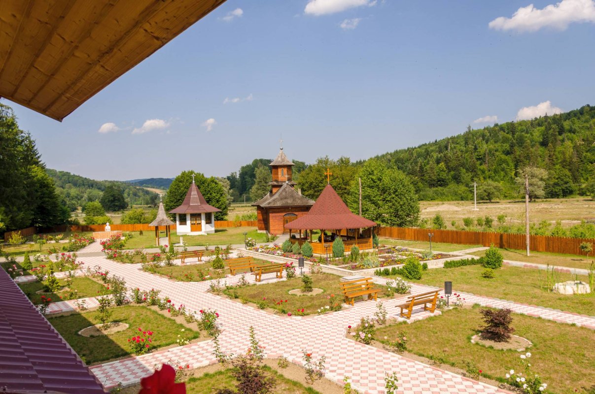 Soveja, schitul înălțat  în patria Mioriței 69589