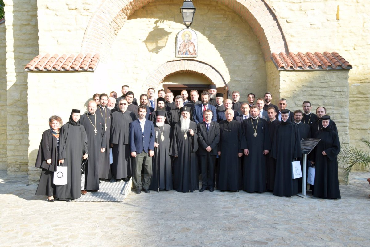  „Biserica se schimbă tot timpul pentru a rămâne aceeaşi“ 69547