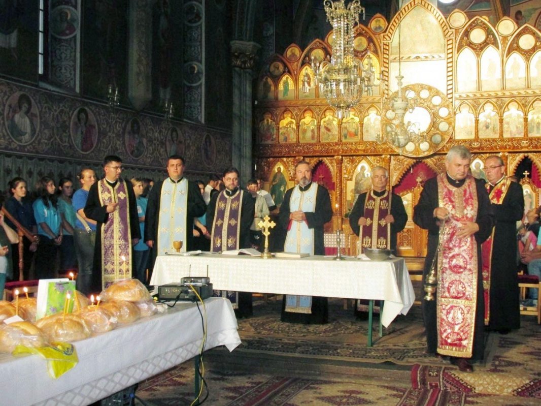 Întâlnire cu tinerii, la Bistriţa 69478