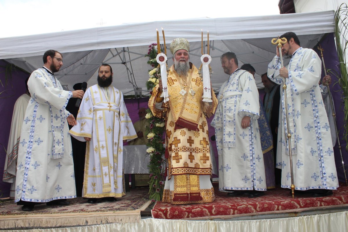 Slujire la Biserica Postelnicu Fir 69480