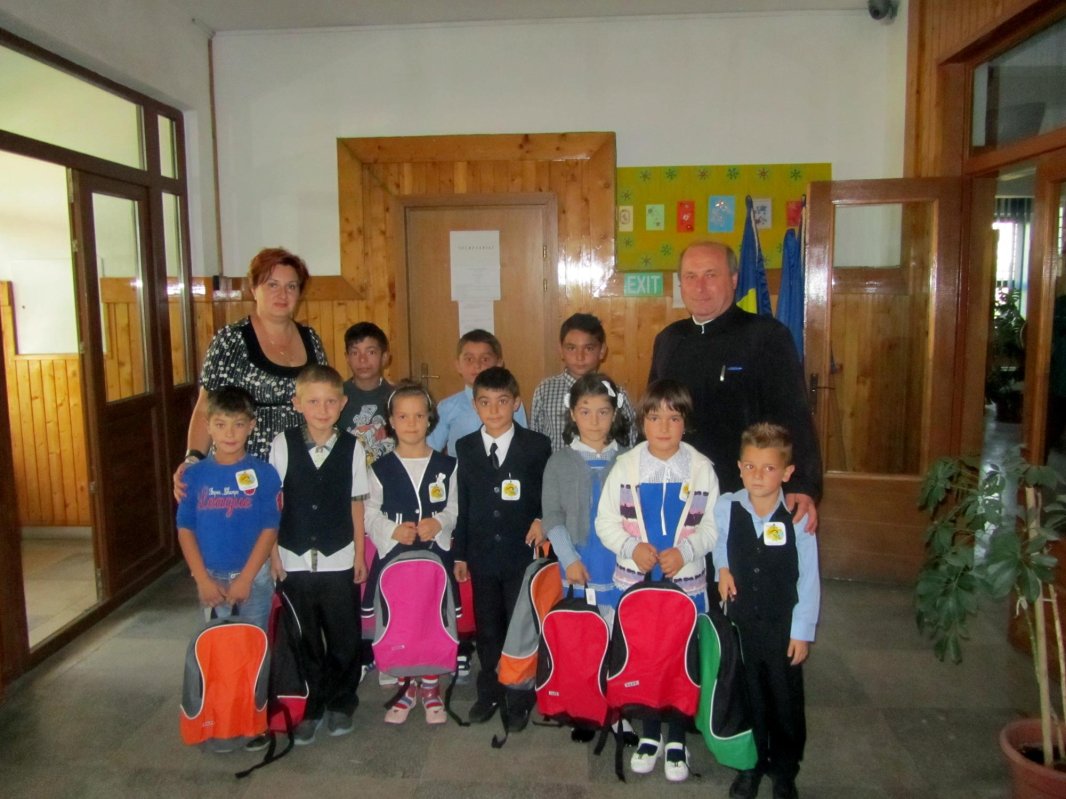 Daruri pentru copiii defavorizaţi din Floreşti, Prahova 69468