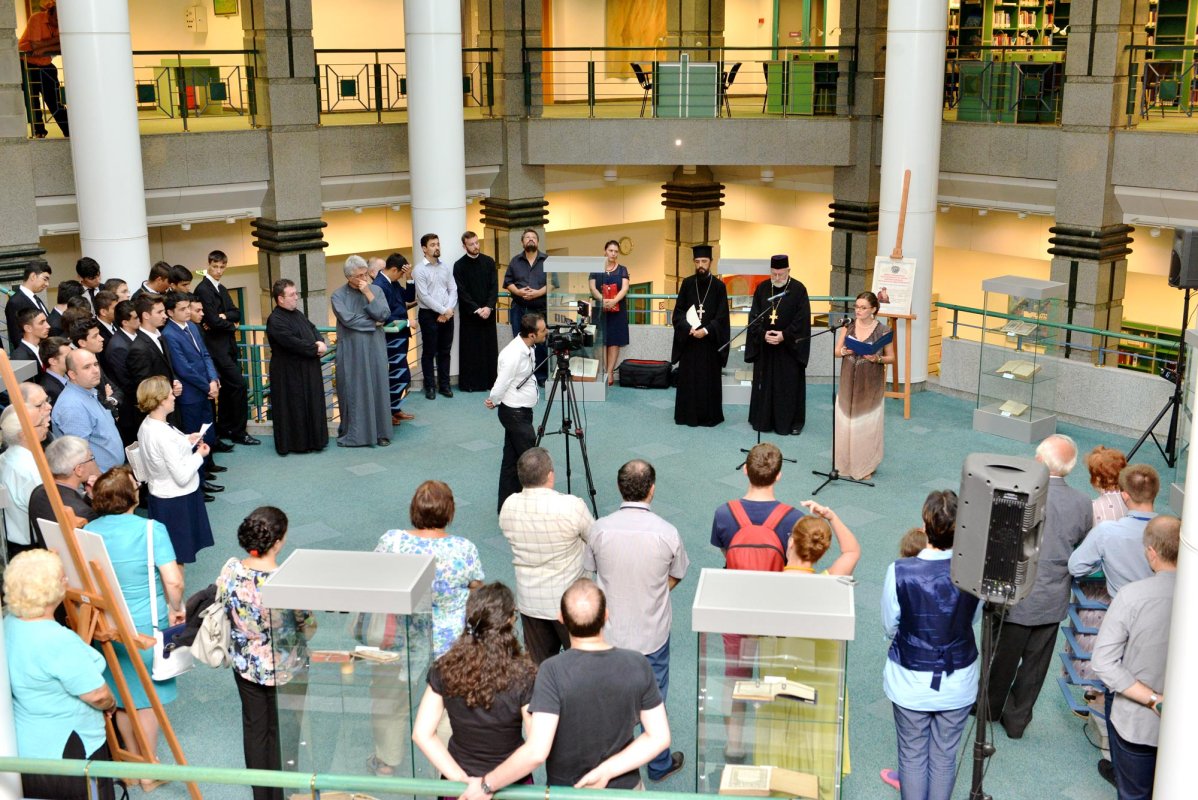 Expoziţie de carte veche românească în Capitală 69467