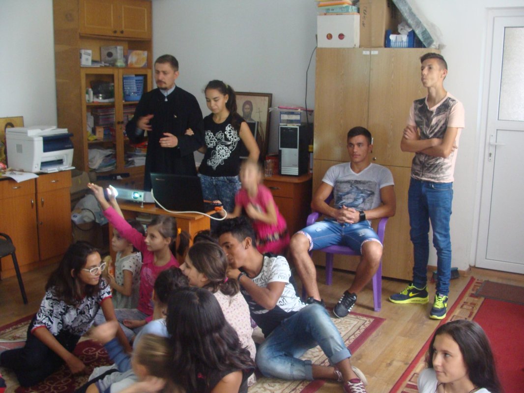 Întâlnire catehetică la Centrul „Sfântul Gheorghe”-Vechi din Craiova 69457
