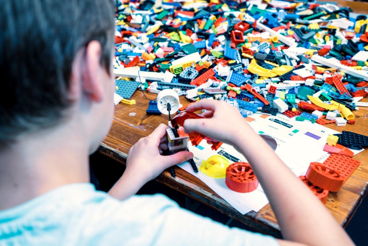 Învăţare cu voie bună la Noaptea Cercetătorilor 69471