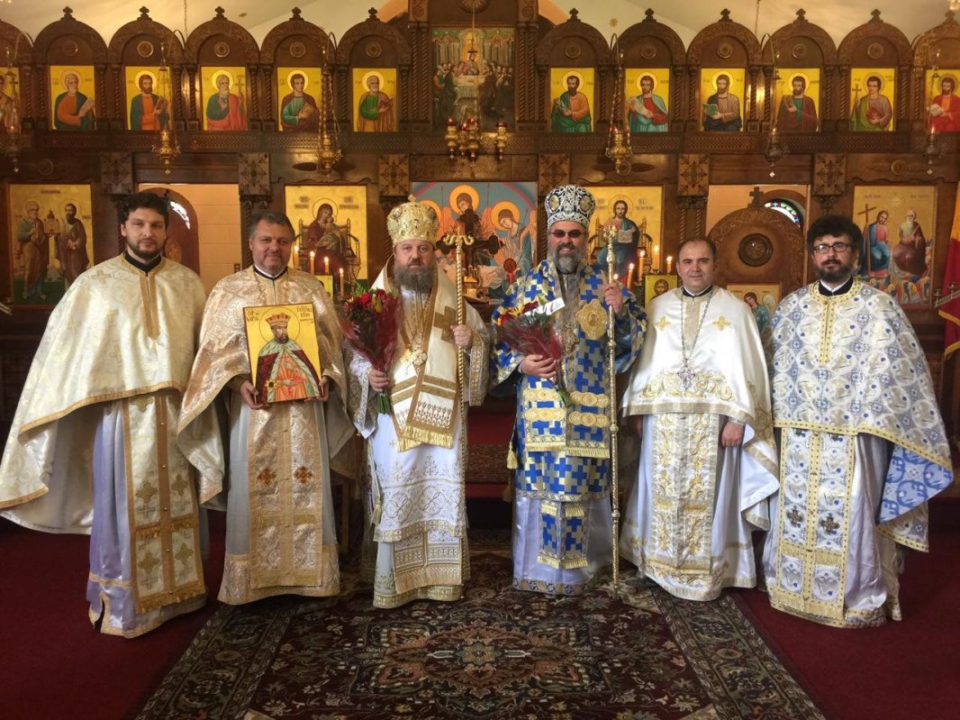 Sărbătoare la Biserica "Sfânta Treime" din Troy 69463