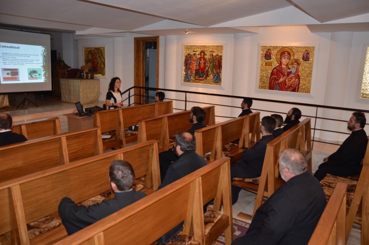 Seminar pentru prevenirea și combaterea consumului de droguri 69405