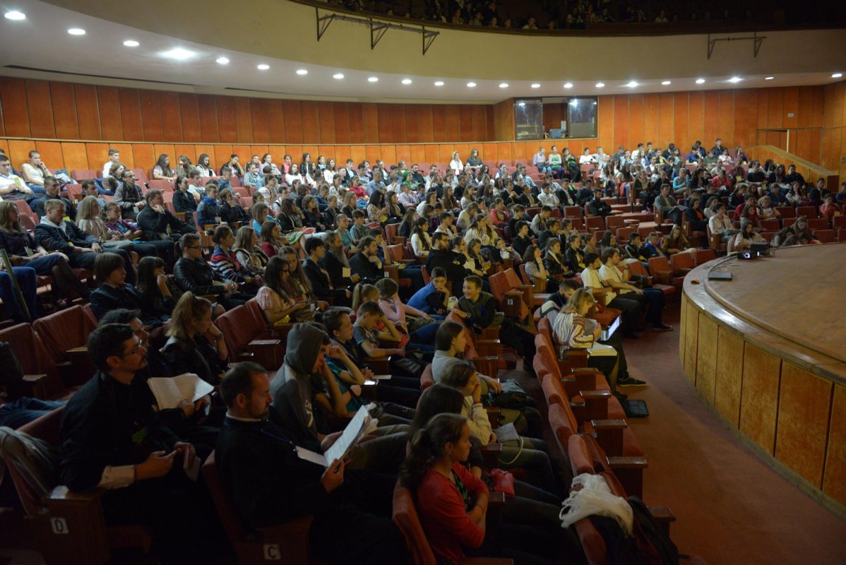 „Să vă apropiaţi de chipurile părinţilor Paisie Olaru şi Cleopa Ilie, căci au multe a vă grăi“ 69347