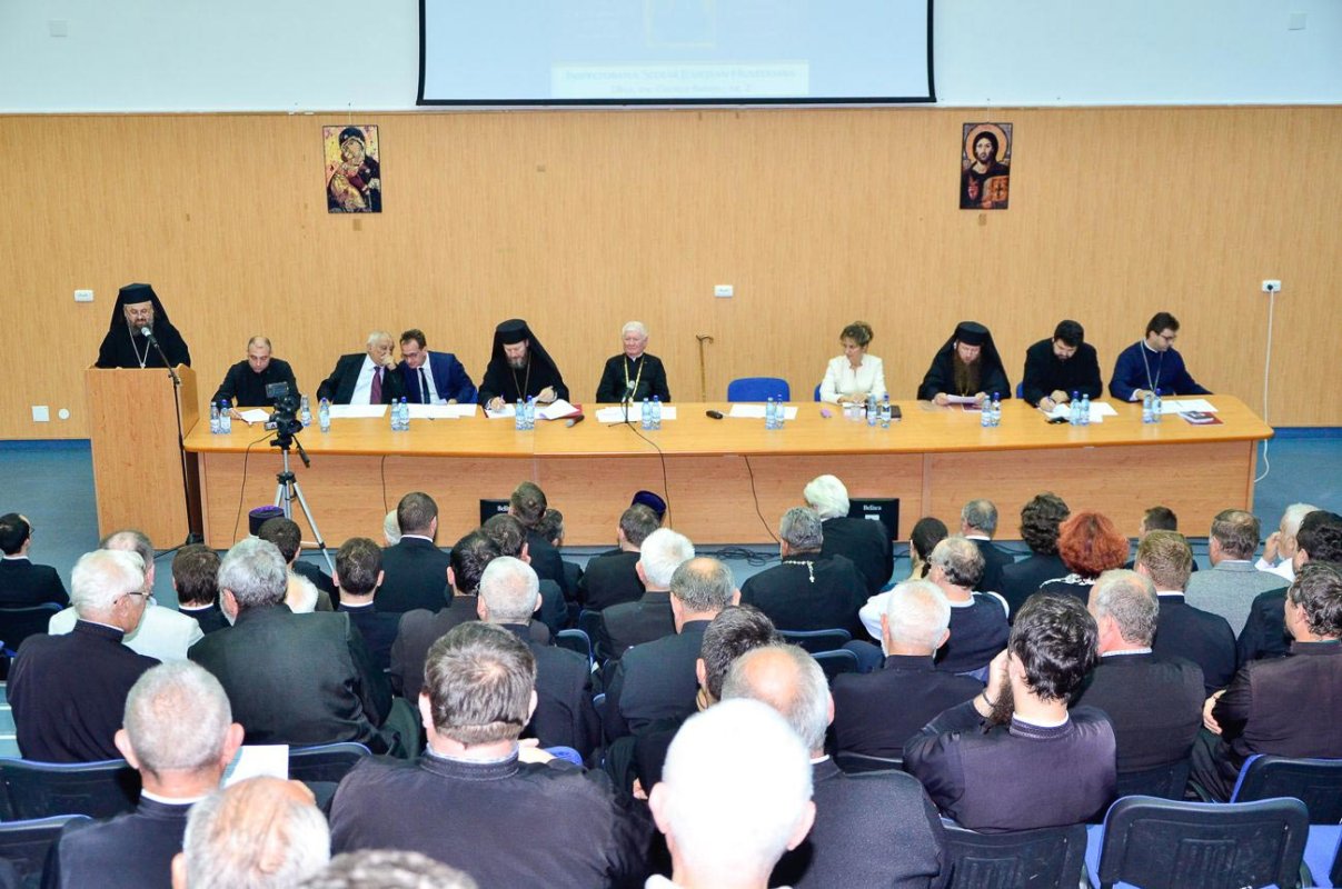 Simpozionul „Păstori și păstorire în trecutul Bisericii noastre”, la Deva 69351