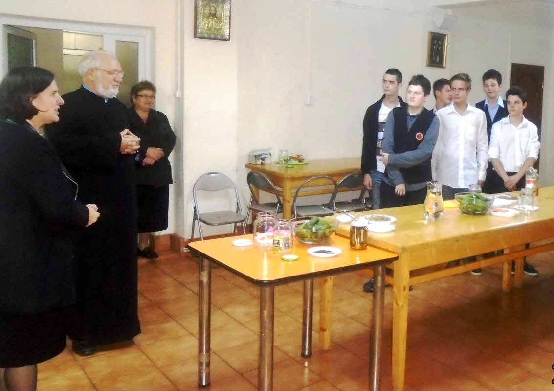 Activitate cu copiii la Parohia „Naşterea Domnului” 69285