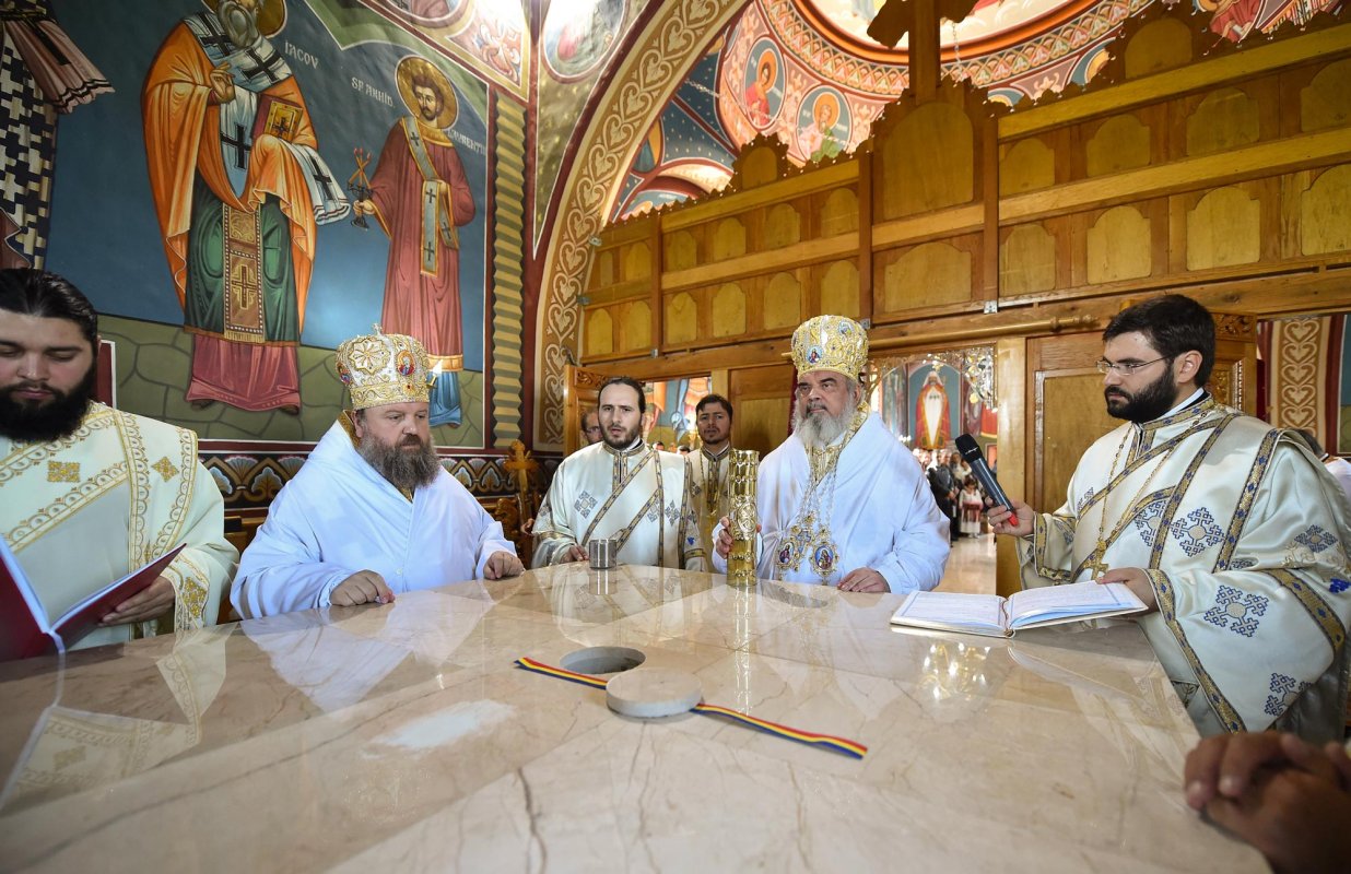 Biserica din satul ilfovean Poşta a fost târnosită 69227