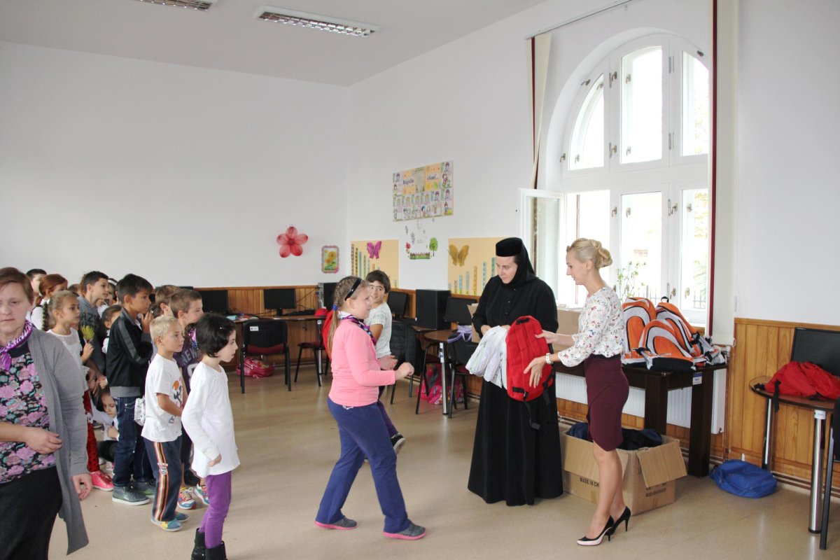 Ziua Mondială a Educaţiei, la Roman 69173