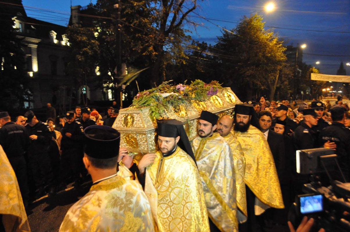 Procesiunea de scoatere a moaştelor Sfintei Parascheva 69144