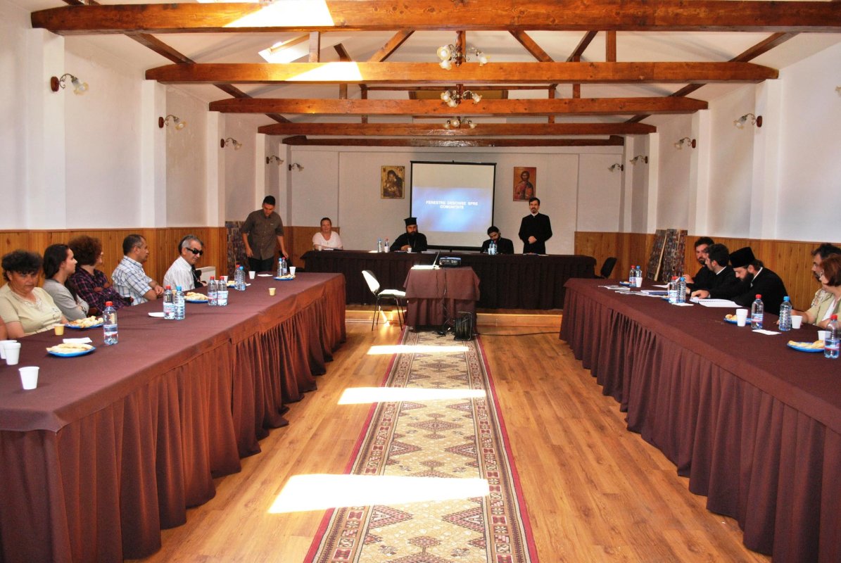 Încheierea proiectului social „Împreună activi şi solidari” 69030