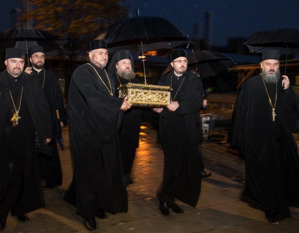 Moaştele Sfântului Ioan Gură de Aur au sosit la Iaşi 69021