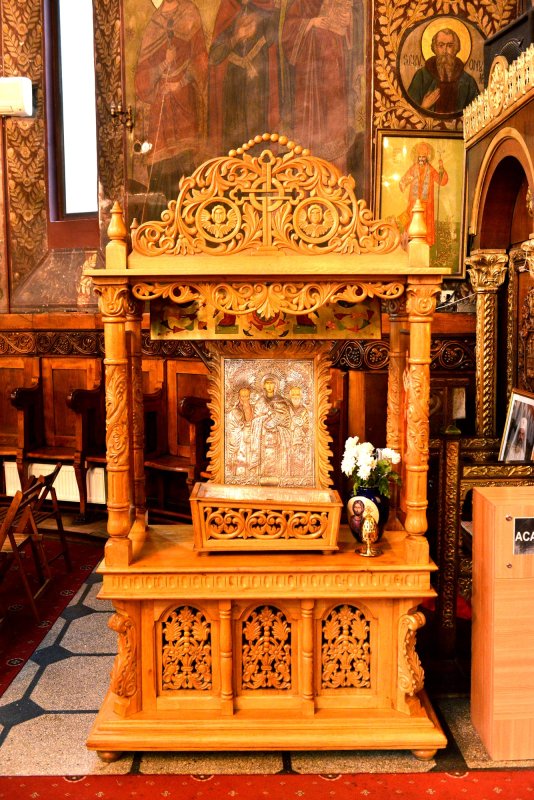 Biserica ocrotită de Sfânta Vineri cea Nouă 68987