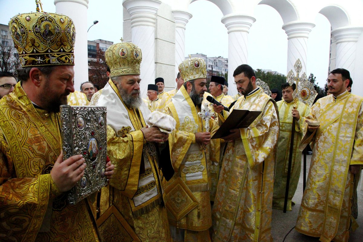 „Catedrala Copiilor” din Buzău a fost târnosită 68997