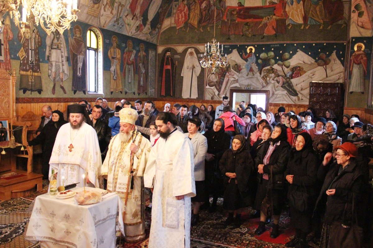 Slujiri arhiereşti în Duminica a 21-a după Rusalii 68970