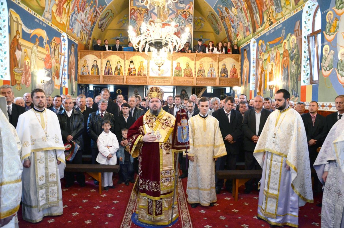 Slujiri arhiereşti în Duminica a 21-a după Rusalii 68972