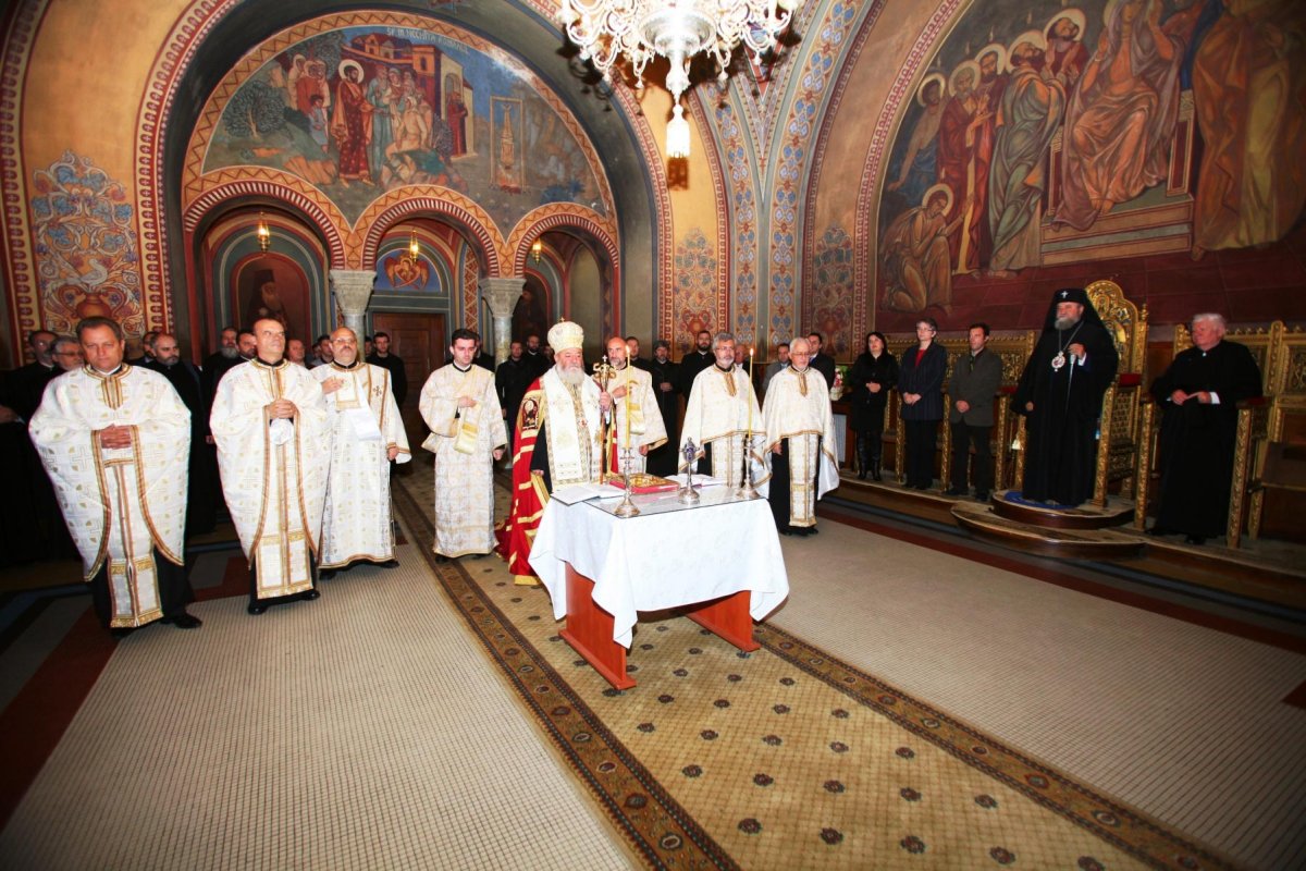 IPS Mitropolit Laurenţiu şi-a aniversat ziua de naştere 68921