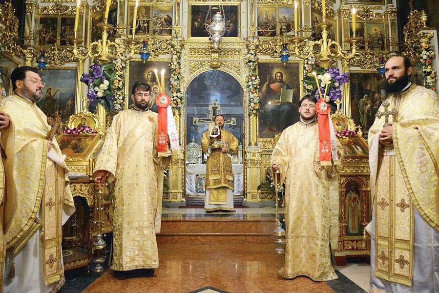 Liturghie arhierească în cinstea aducerii moaştelor Sfântului Andrei la Iaşi 68917