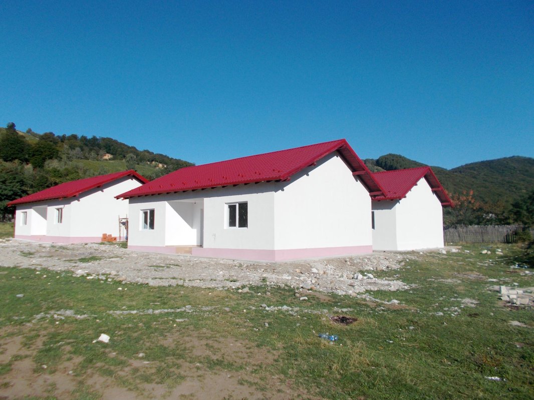 Sinistraţii din Vaideeni vor intra în case noi 68929