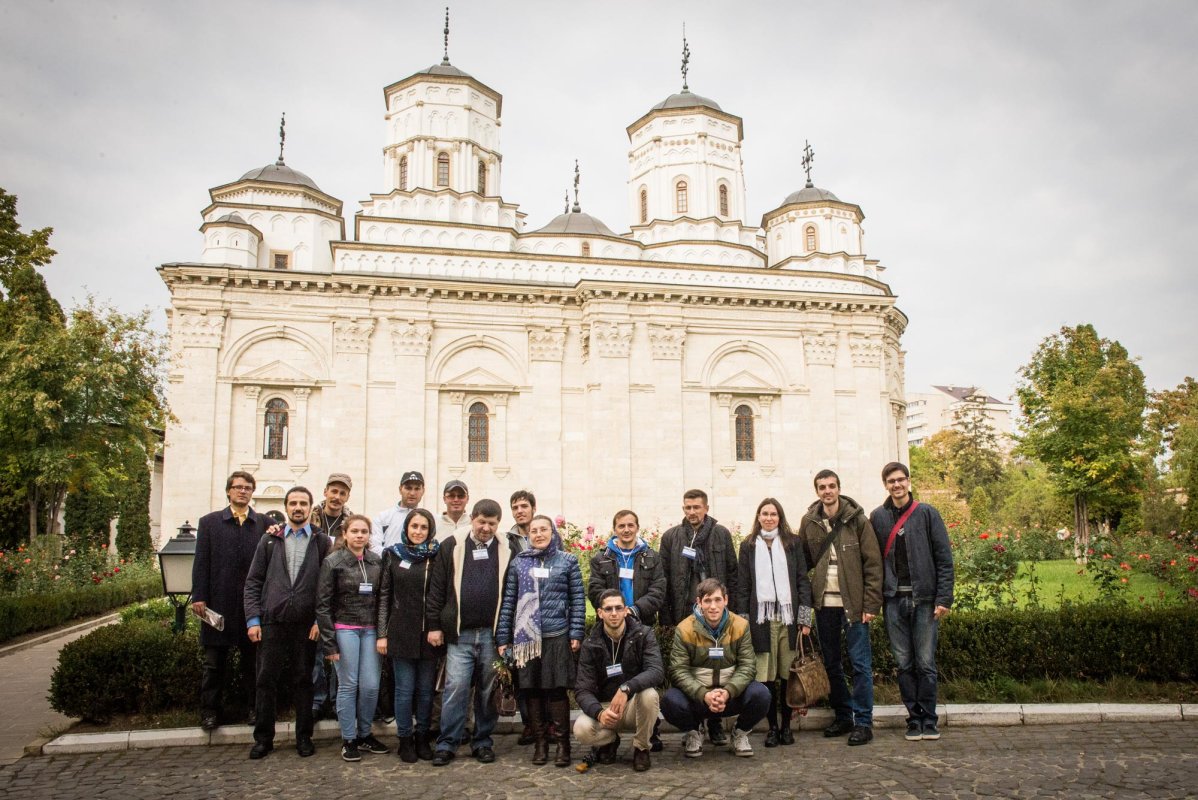 Tineri ascoreni din ţară, pelerini la Iaşi 68920