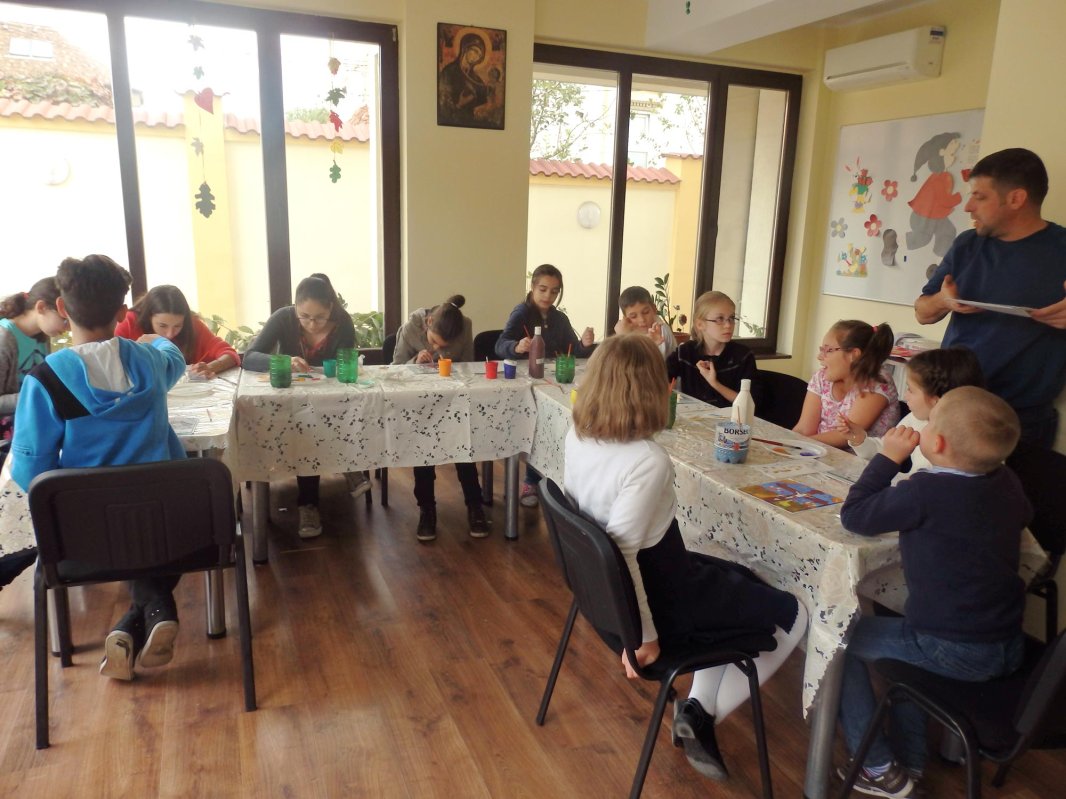 Atelier de pictură la Centrul social „Aripi de Lumină” 68842