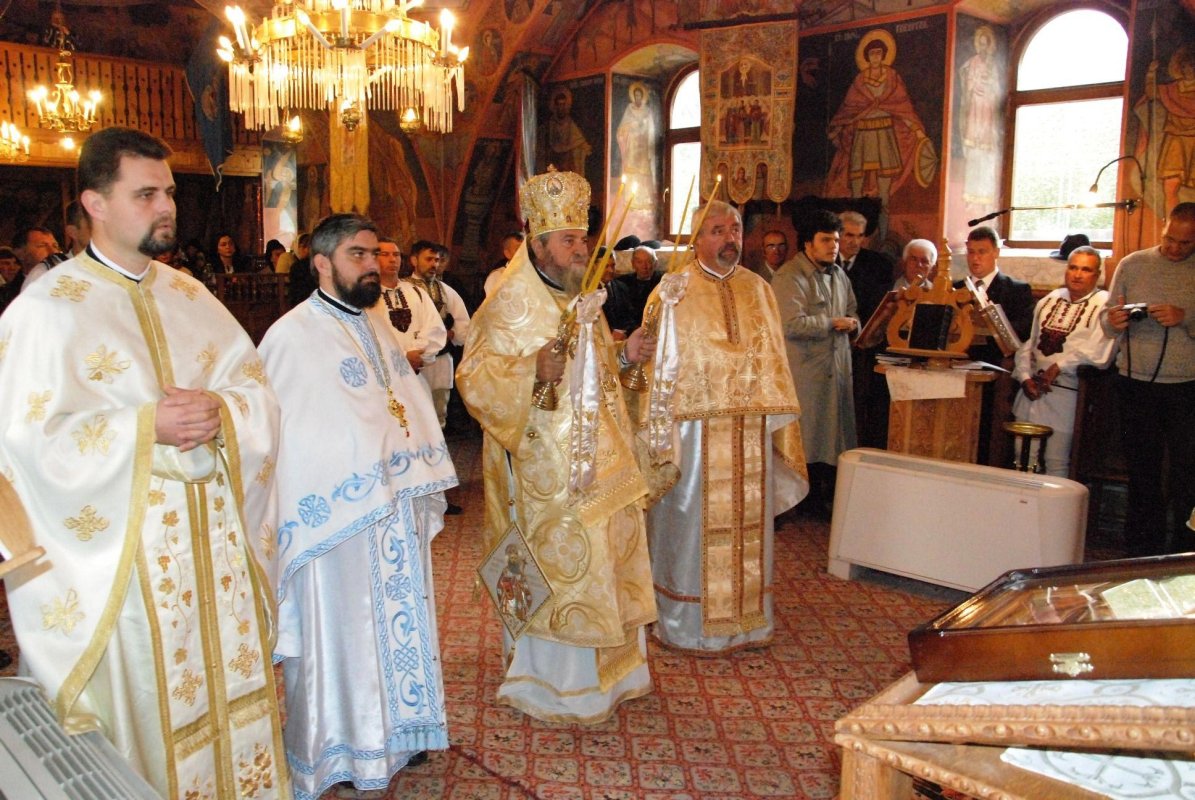 Slujiri arhiereşti în Duminica a 20-a după Rusalii 68787