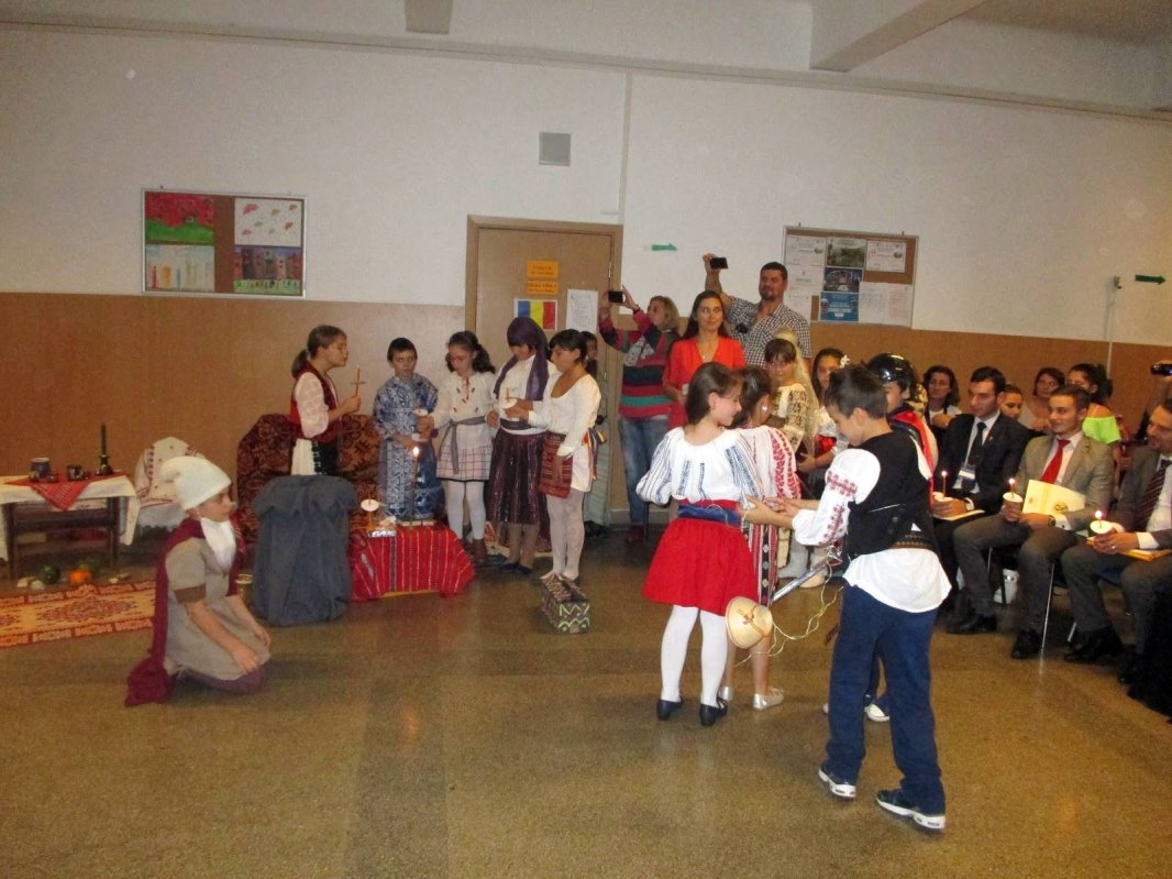 Un parteneriat-model între parohie şi şcoală 68742