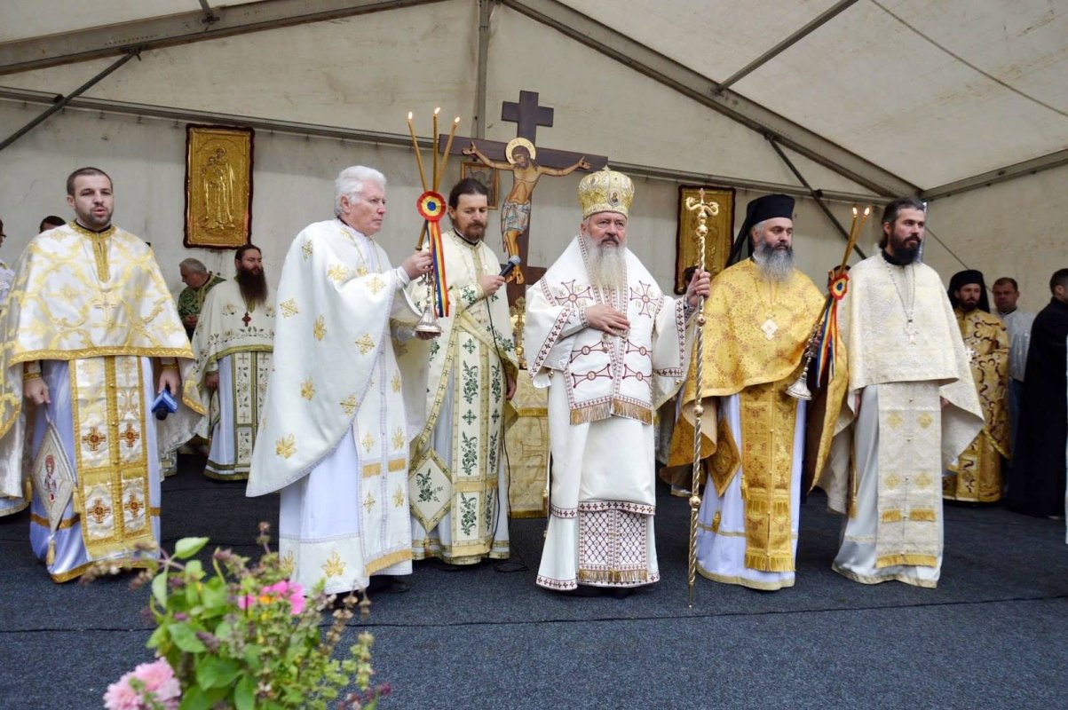 Hramul Sfinţilor ardeleni, mărturisitori ai credinţei străbune 68670