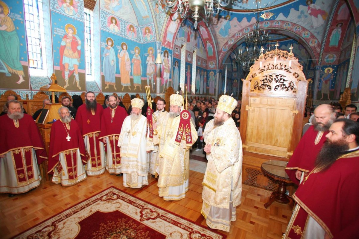 Slujiri arhiereşti în  Duminica a 23-a după Rusalii 68604