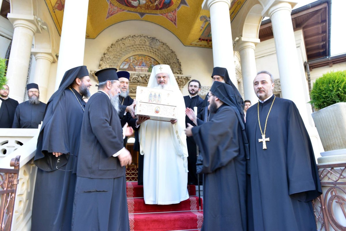 Moaștele Sfinților Trei Ierarhi s-au întors în Grecia 68582