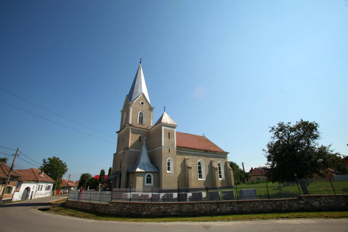 Biserica din Porumbacu de Sus, locaş al Sfintei Parascheva 68517