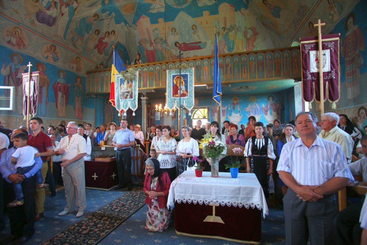 Biserica din Porumbacu de Sus, locaş al Sfintei Parascheva 68518
