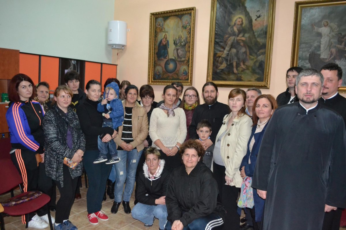 Activități din centrele de tineret ale Episcopiei Caransebeșului 68428