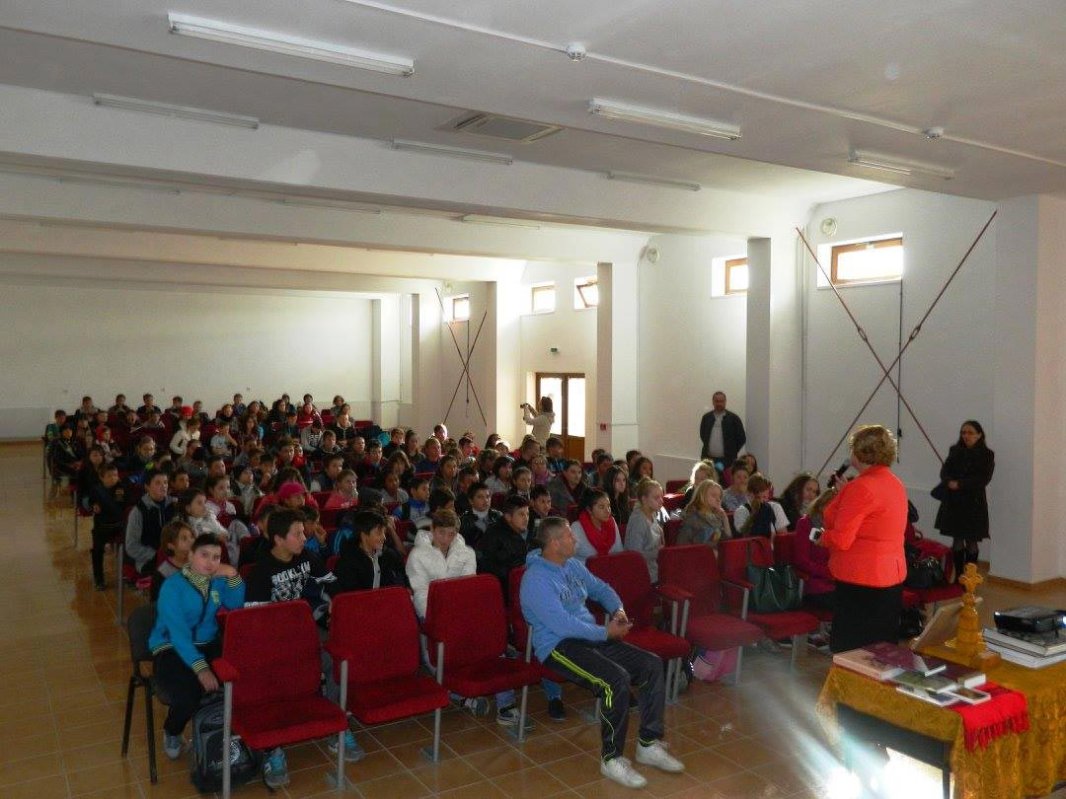 Conferinţă multidisciplinară la Girov 68421