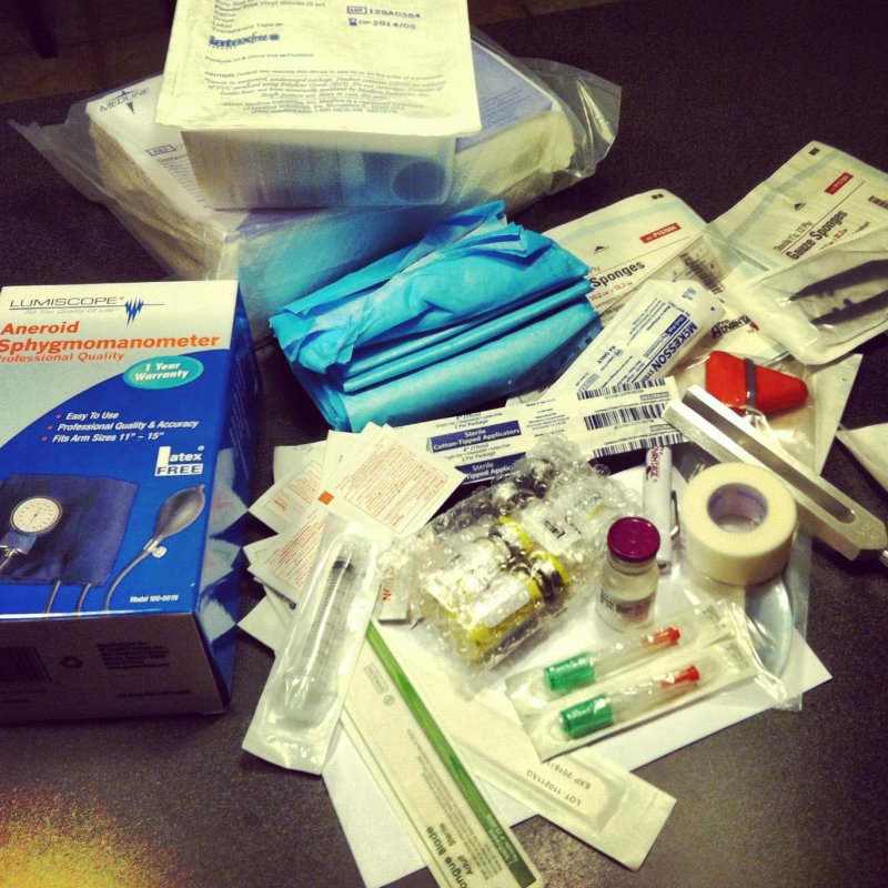 Cum ajung medicamentele donate la spitalele din Bucureşti 68413