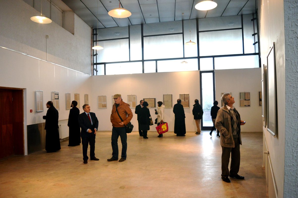 Expoziţia documentară „Episcopia Caransebeșului la 150 de ani” 68378