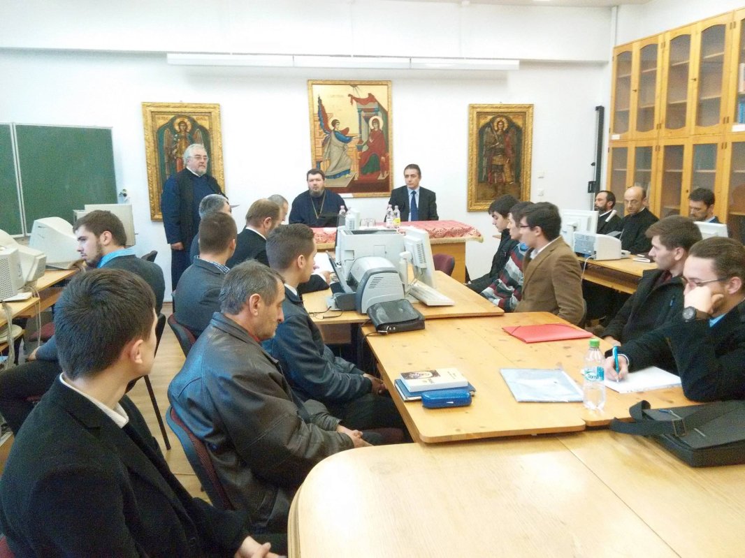 Simpozion naţional  la Oradea 68331