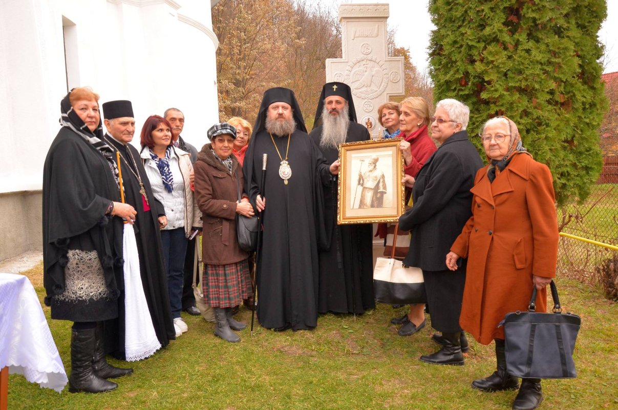 Parastas pentru Mitropolitul Pimen Georgescu 68297