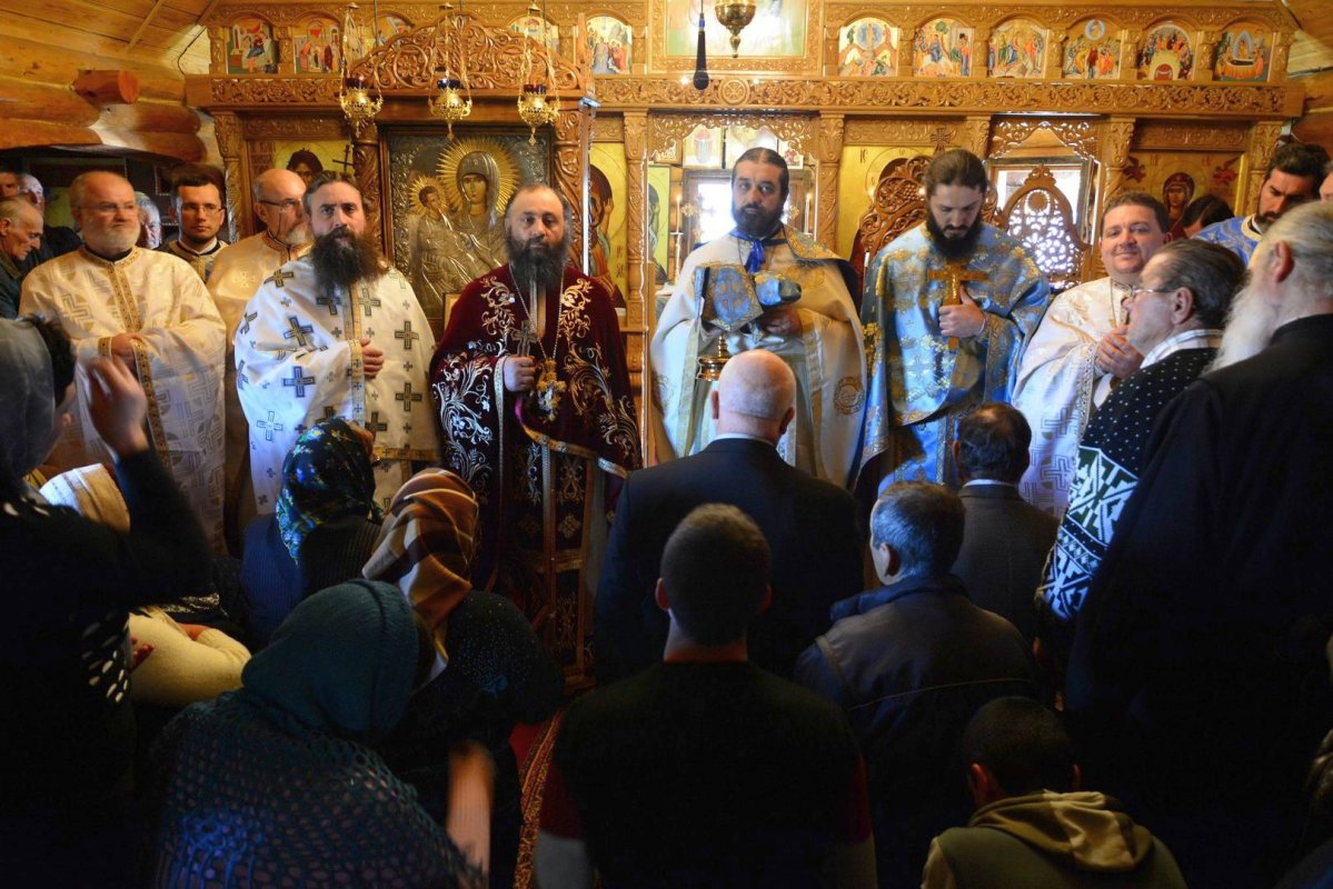 Rugăciuni în cinstea Sfântului Mina la schitul din Mastacăn 68232