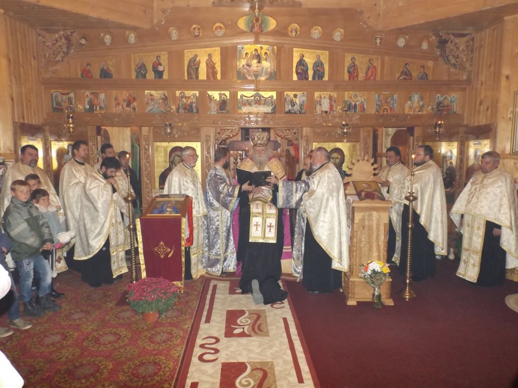 Binecuvântare arhierească în Parohia Cercu 68207
