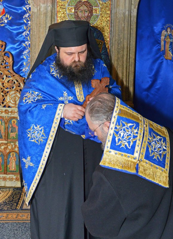 Nevoia de paternitate şi filiaţie duhovnicească 68199