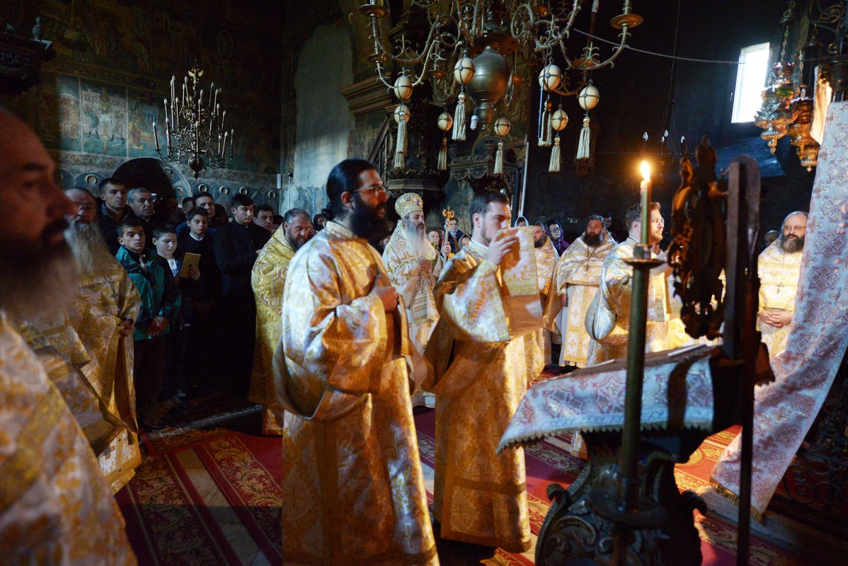 Sfântul Cuvios Paisie, serbat la Neamţ prin Liturghie arhierească 68174
